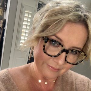 Meet your Posher, Inez